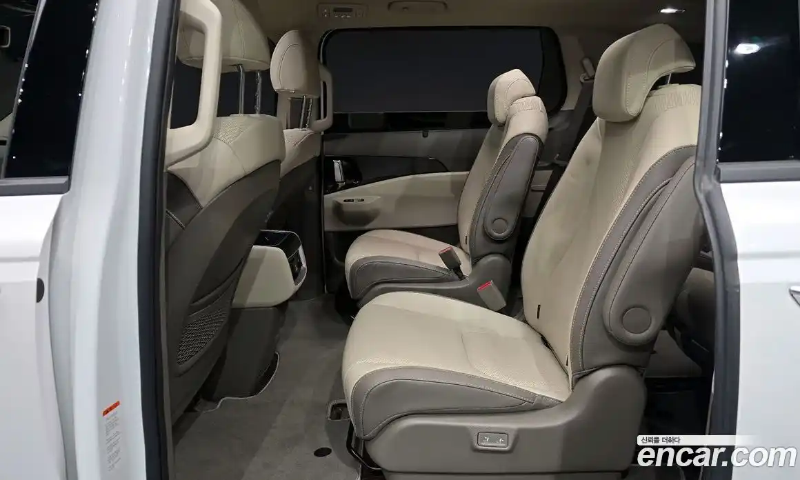 Kia Carnival 2024 1.6 автомат (гидро), фото 18
