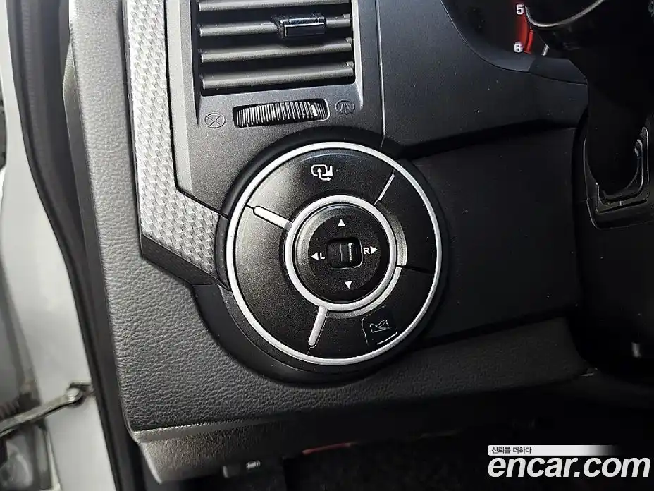 SsangYong Korando 2014 2.0 автомат (гидро), фото 15