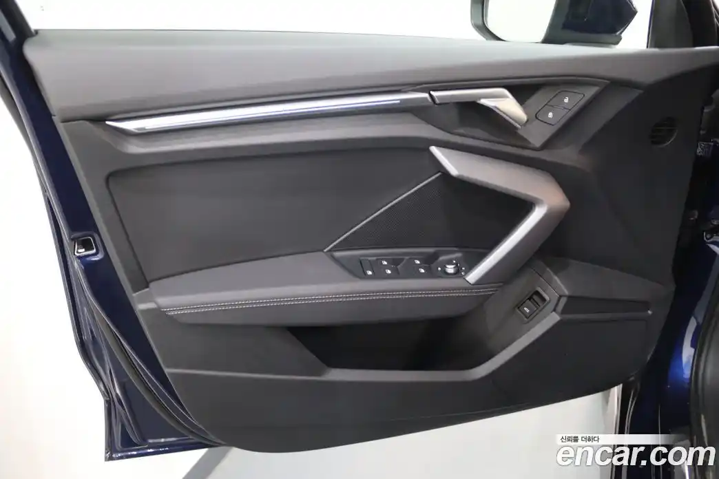 Audi A3 2025 2.0 автомат (гидро), фото 12