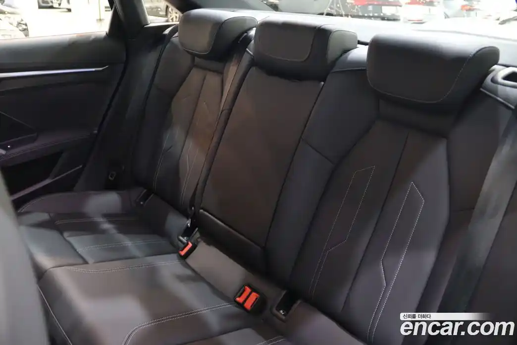 Audi A3 2025 2.0 автомат (гидро), фото 10