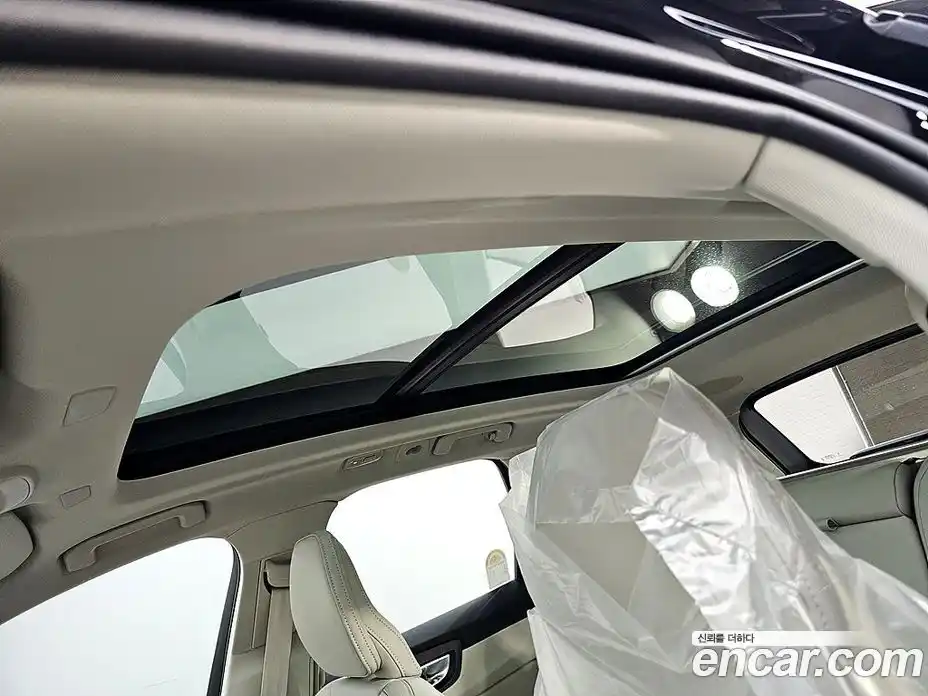 Volvo XC60 2026 2.0 автомат (гидро), фото 13