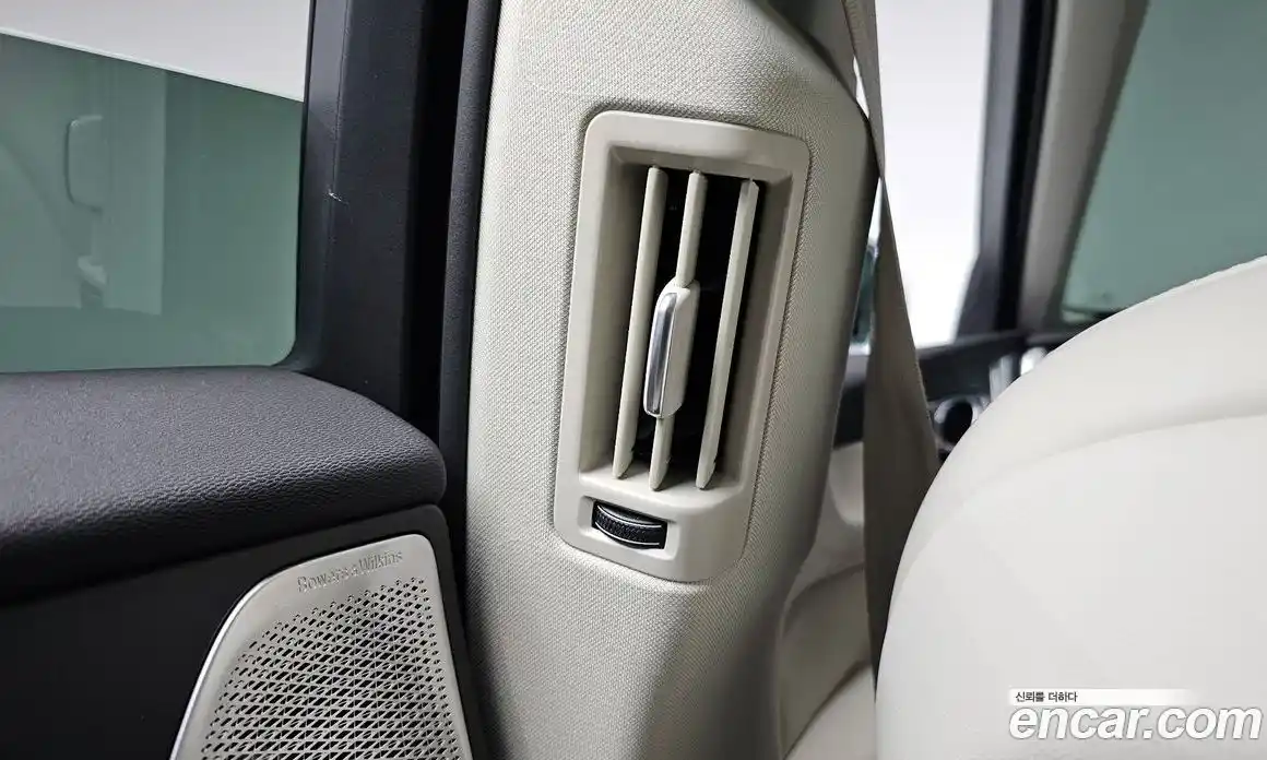 Volvo XC60 2025 2.0 автомат (гидро), фото 36