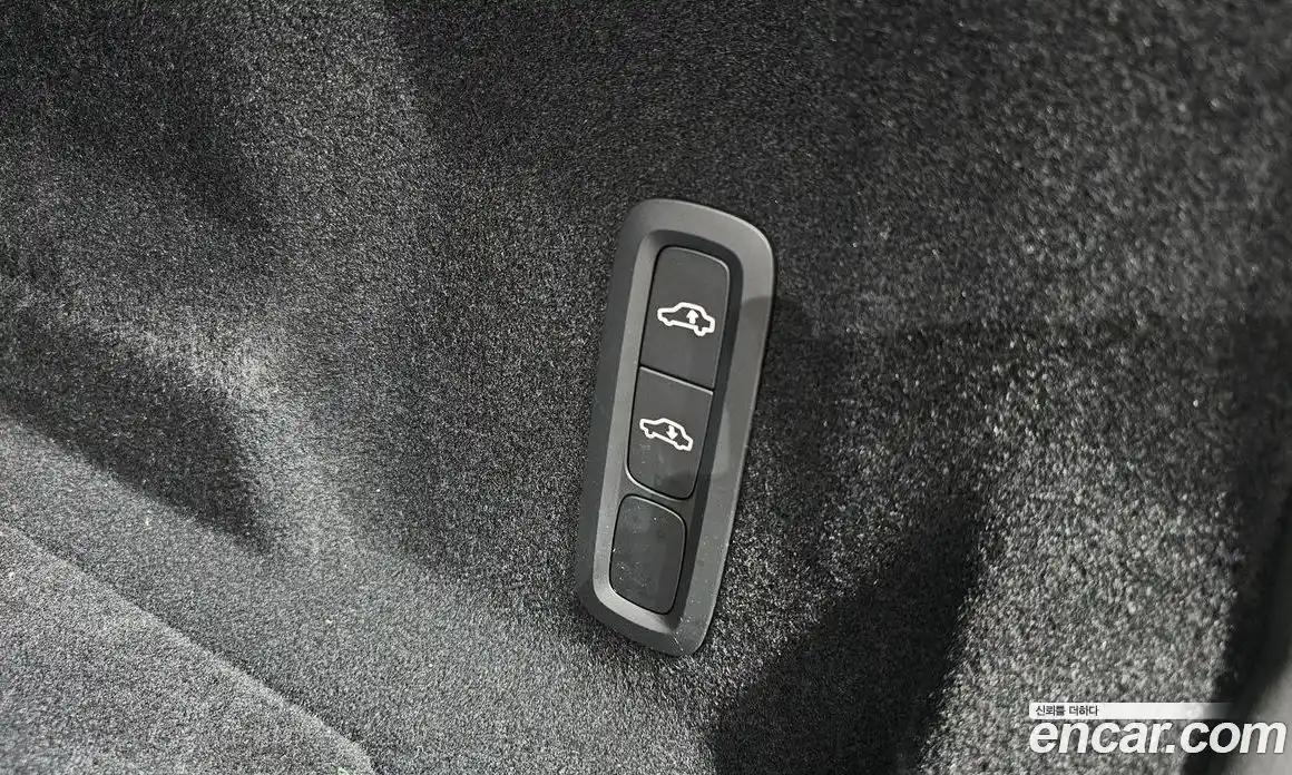 Volvo XC60 2025 2.0 автомат (гидро), фото 39