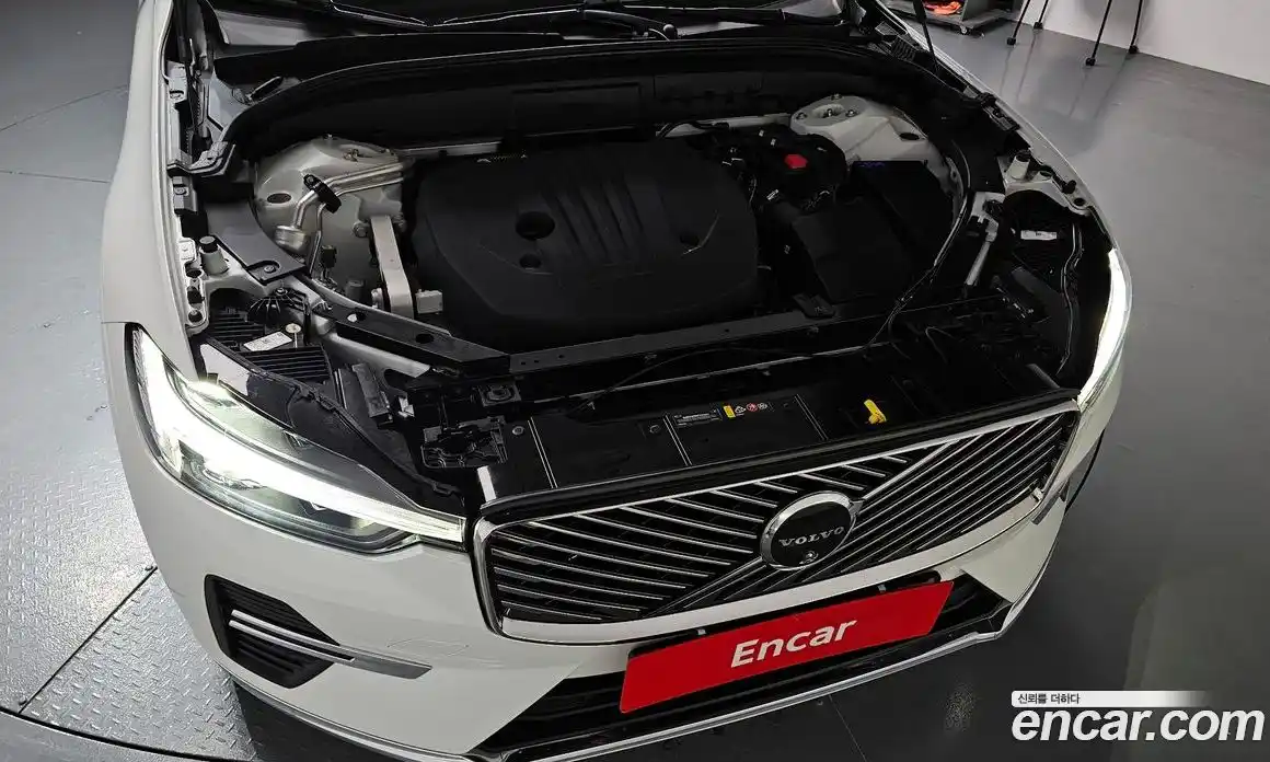 Volvo XC60 2025 2.0 автомат (гидро), фото 5