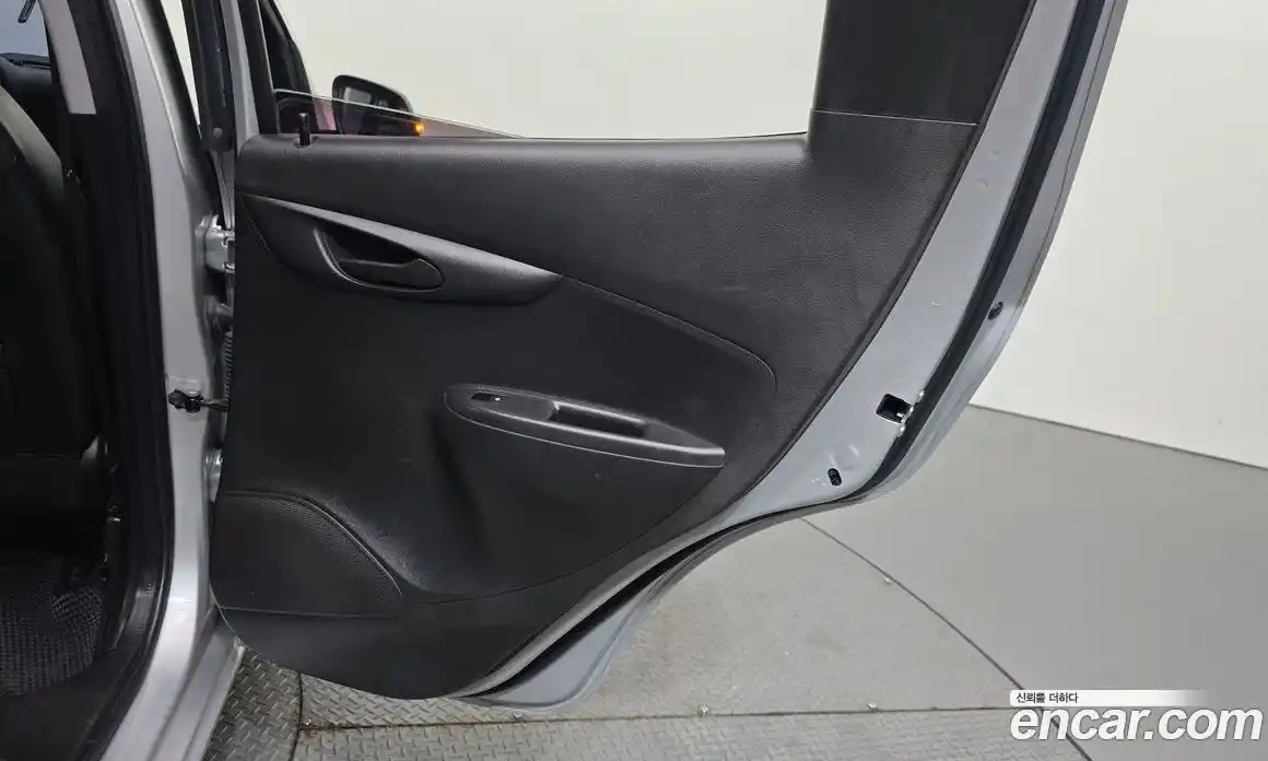 Chevrolet Spark 2016 1.0 автомат (гидро), фото 15