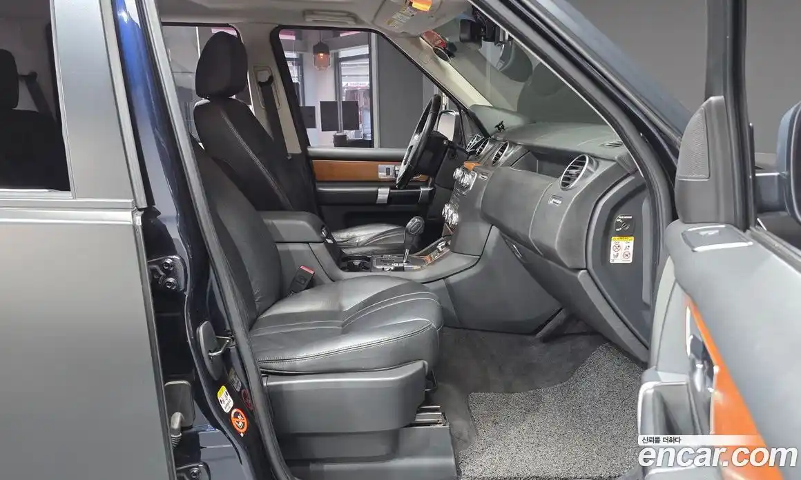 Land Rover Discovery 2009 2.7 автомат (гидро), фото 11