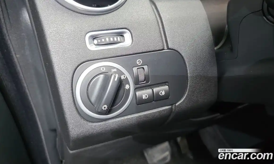 Land Rover Discovery 2009 2.7 автомат (гидро), фото 16