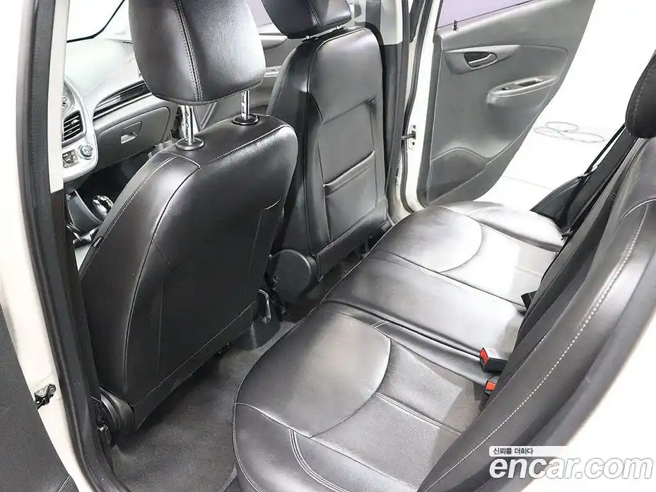 Chevrolet Spark 2015 1.0 автомат (гидро), фото 17