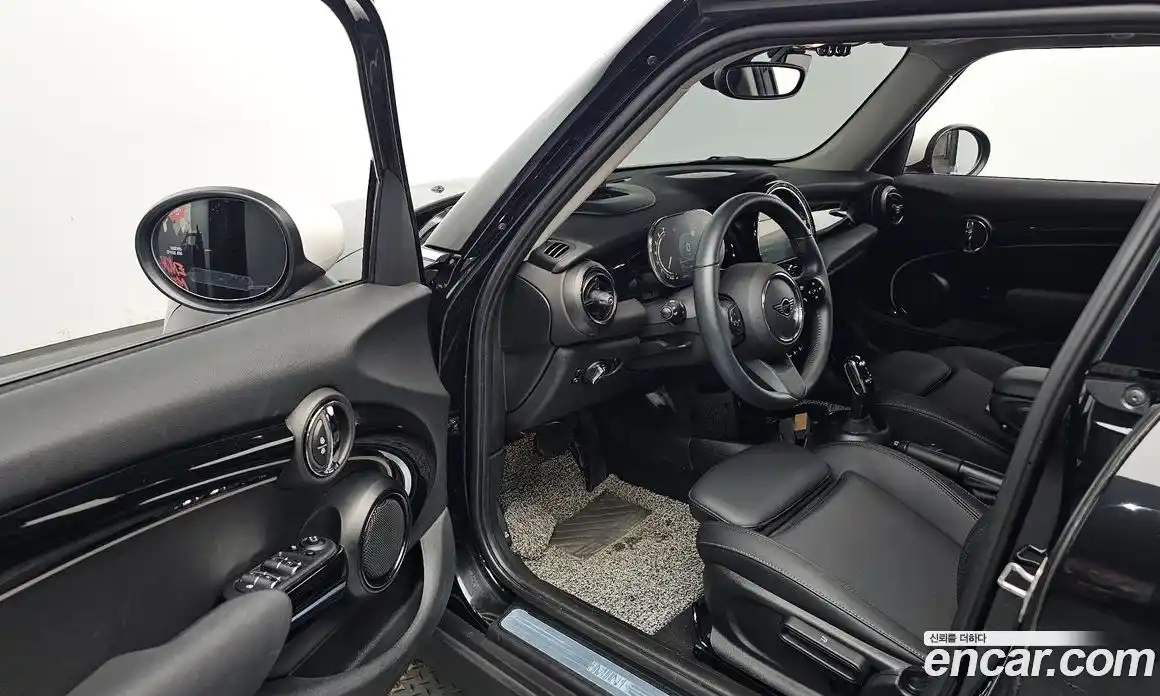 Mini Cooper 2023 1.5 автомат (гидро), фото 12