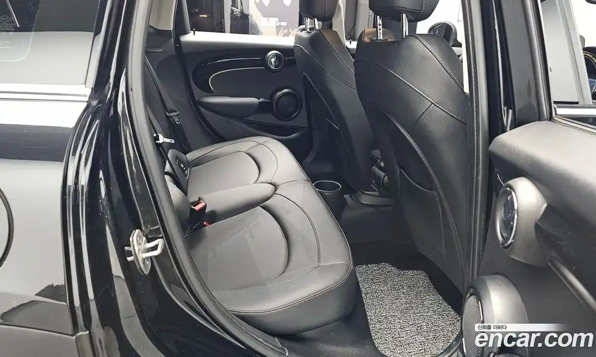 Mini Cooper 2023 1.5 автомат (гидро), фото 16