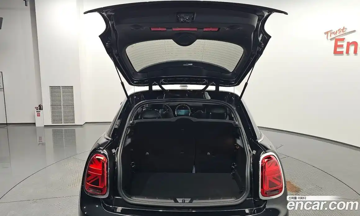 Mini Cooper 2023 1.5 автомат (гидро), фото 25