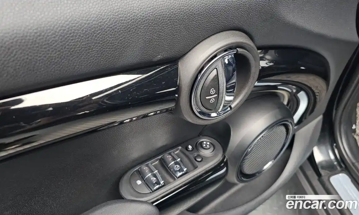 Mini Cooper 2023 1.5 автомат (гидро), фото 26