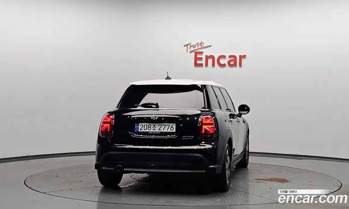 Mini Cooper 2023 1.5 автомат (гидро), фото 3