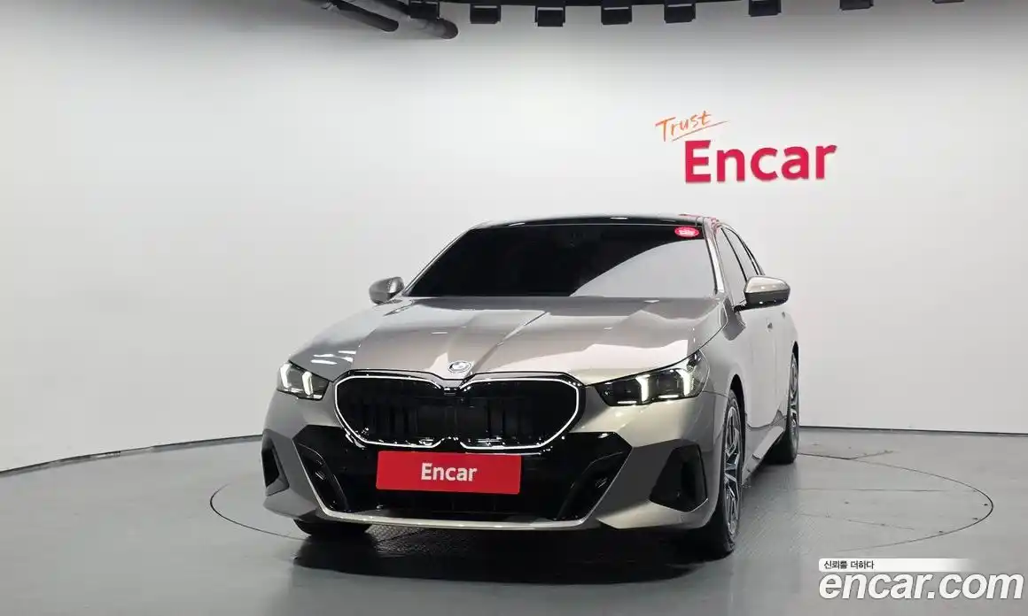 BMW 5 серия 2025 2.0 автомат (гидро), фото 3