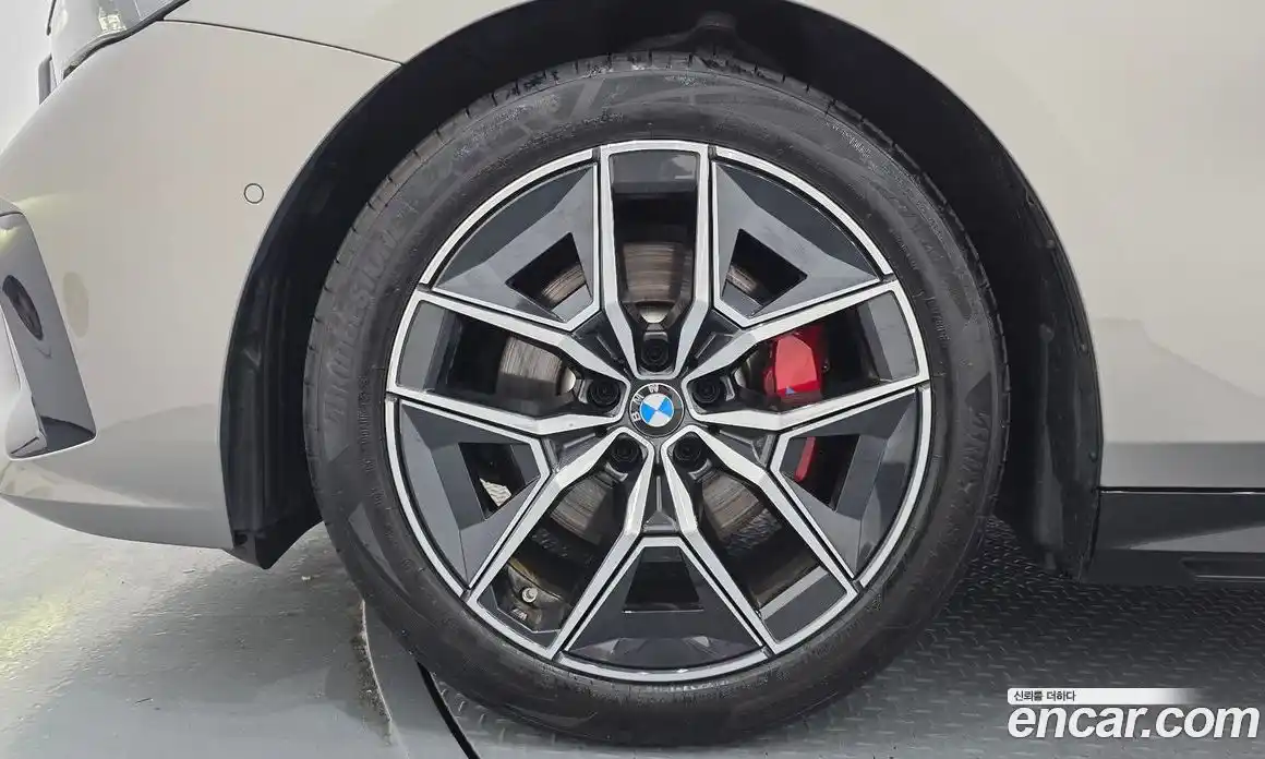 BMW 5 серия 2025 2.0 автомат (гидро), фото 5