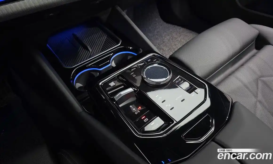 BMW 5 серия 2025 2.0 автомат (гидро), фото 9