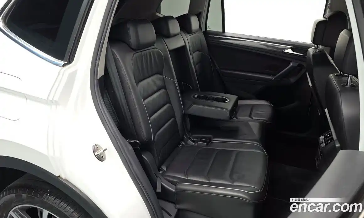 Volkswagen Tiguan 2018 2.0 автомат (гидро), фото 17