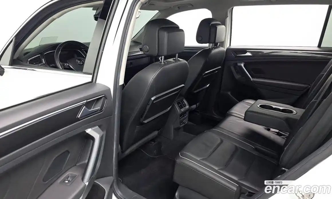 Volkswagen Tiguan 2018 2.0 автомат (гидро), фото 18