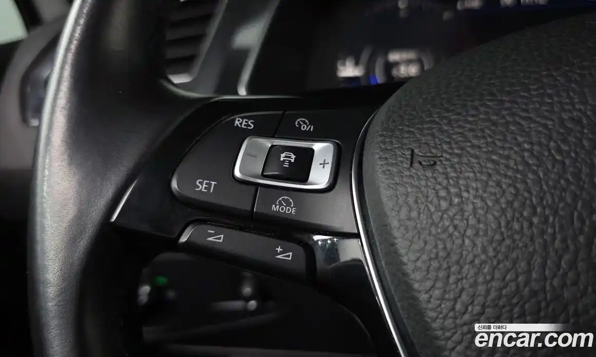 Volkswagen Tiguan 2018 2.0 автомат (гидро), фото 23