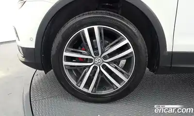 Volkswagen Tiguan 2018 2.0 автомат (гидро), миниатюра 5
