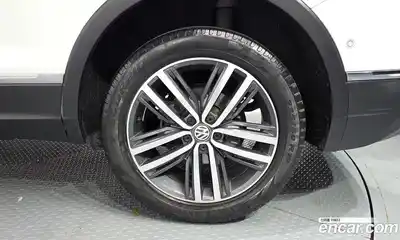 Volkswagen Tiguan 2018 2.0 автомат (гидро), миниатюра 7
