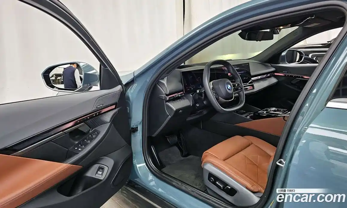 BMW i5 2024 0.2 автомат (гидро), фото 13