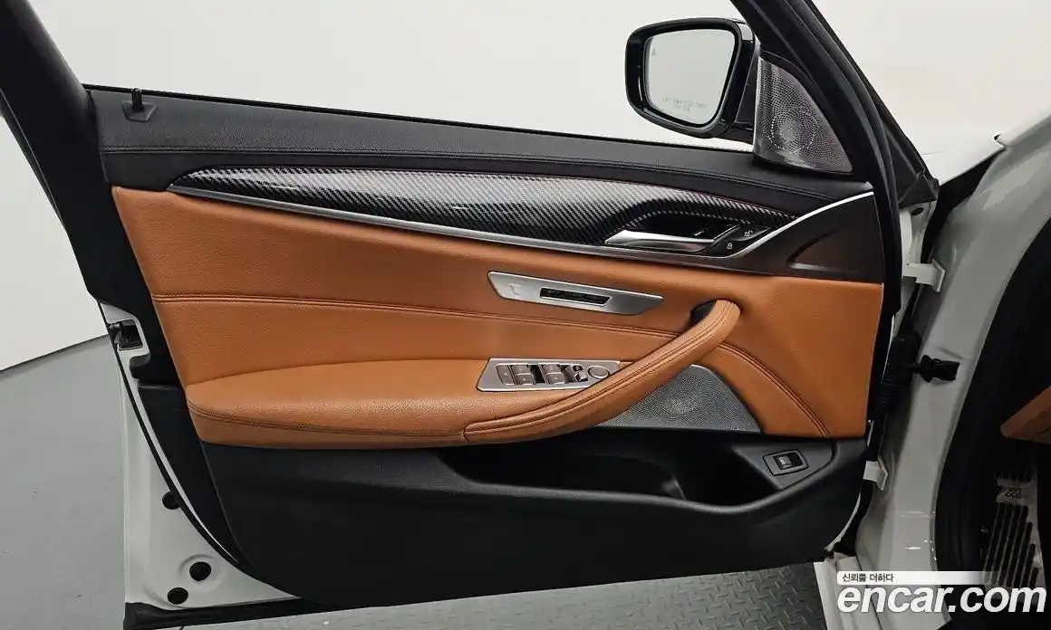 BMW 5 серия 2018 2.0 автомат (гидро), фото 13