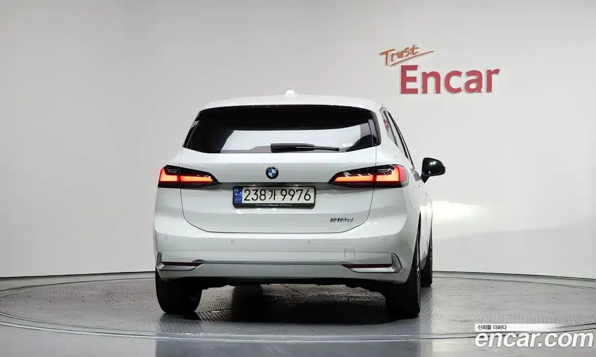 BMW 2 серия 2024 2.0 автомат (гидро), фото 4