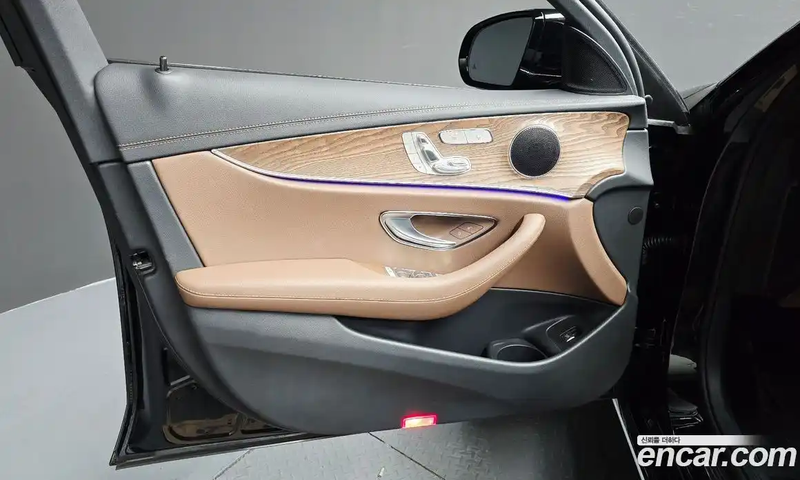 Mercedes-Benz E-Class 2023 2.0 автомат (гидро), фото 14
