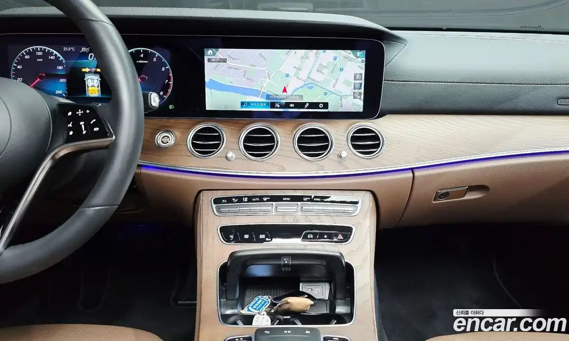 Mercedes-Benz E-Class 2023 2.0 автомат (гидро), фото 19