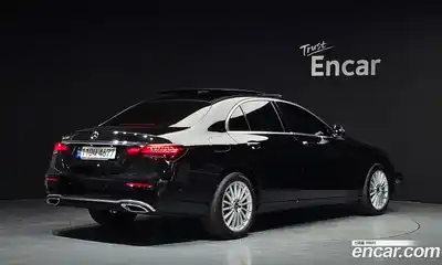 Mercedes-Benz E-Class 2023 2.0 автомат (гидро), миниатюра 2