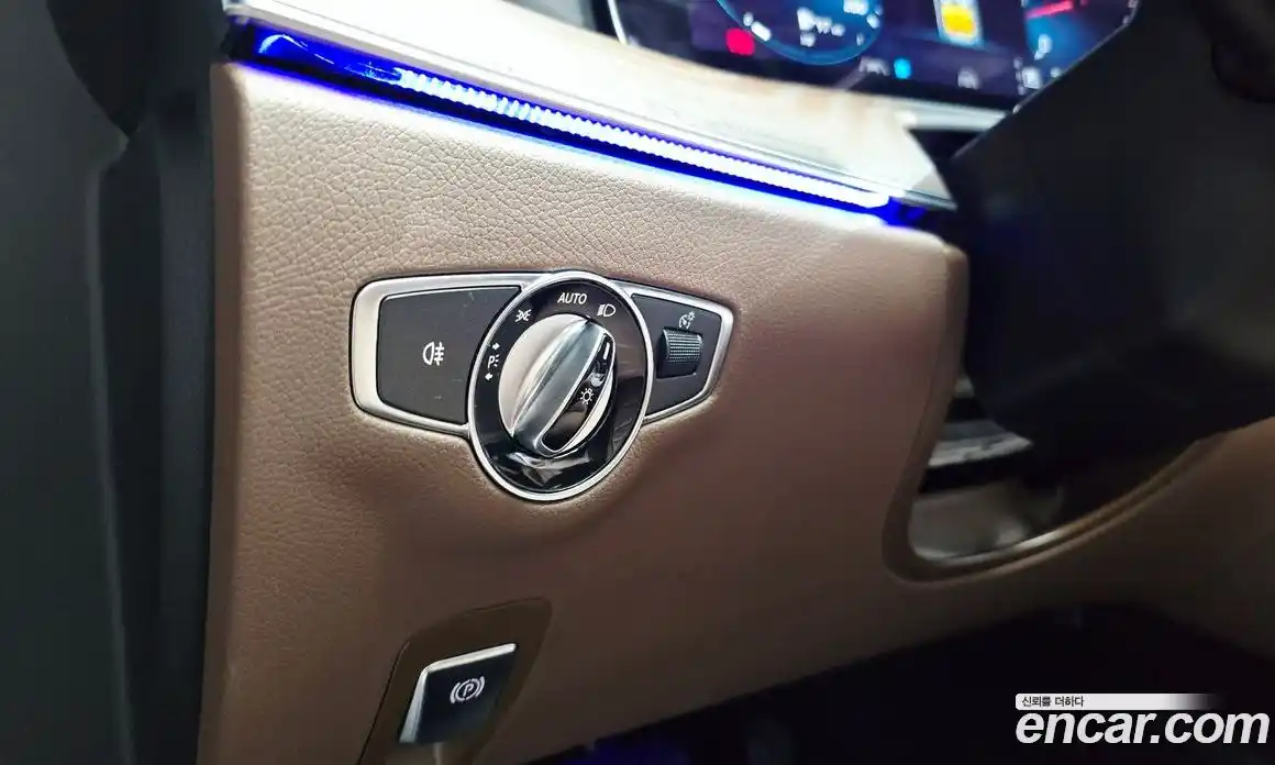 Mercedes-Benz E-Class 2023 2.0 автомат (гидро), фото 26