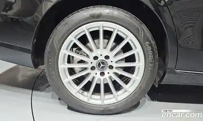 Mercedes-Benz E-Class 2023 2.0 автомат (гидро), миниатюра 5