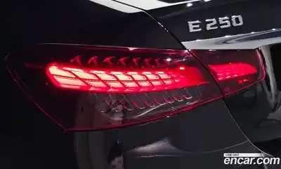 Mercedes-Benz E-Class 2023 2.0 автомат (гидро), миниатюра 9