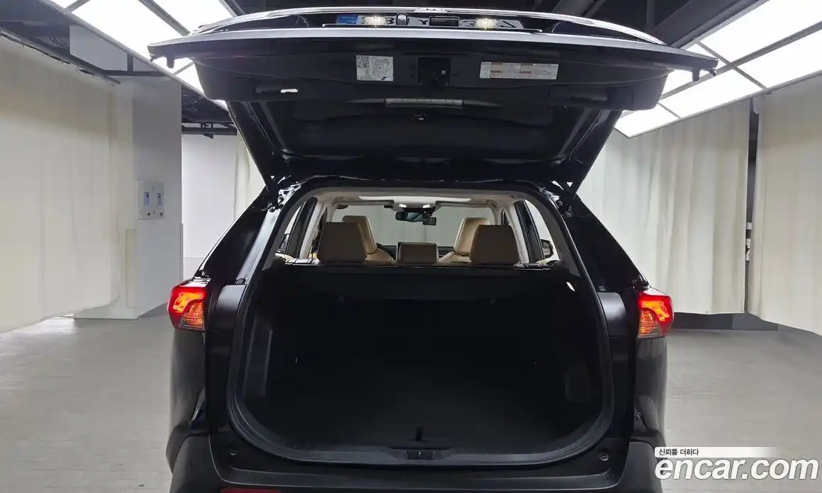 Toyota RAV4 2025 2.5 гидро, фото 22