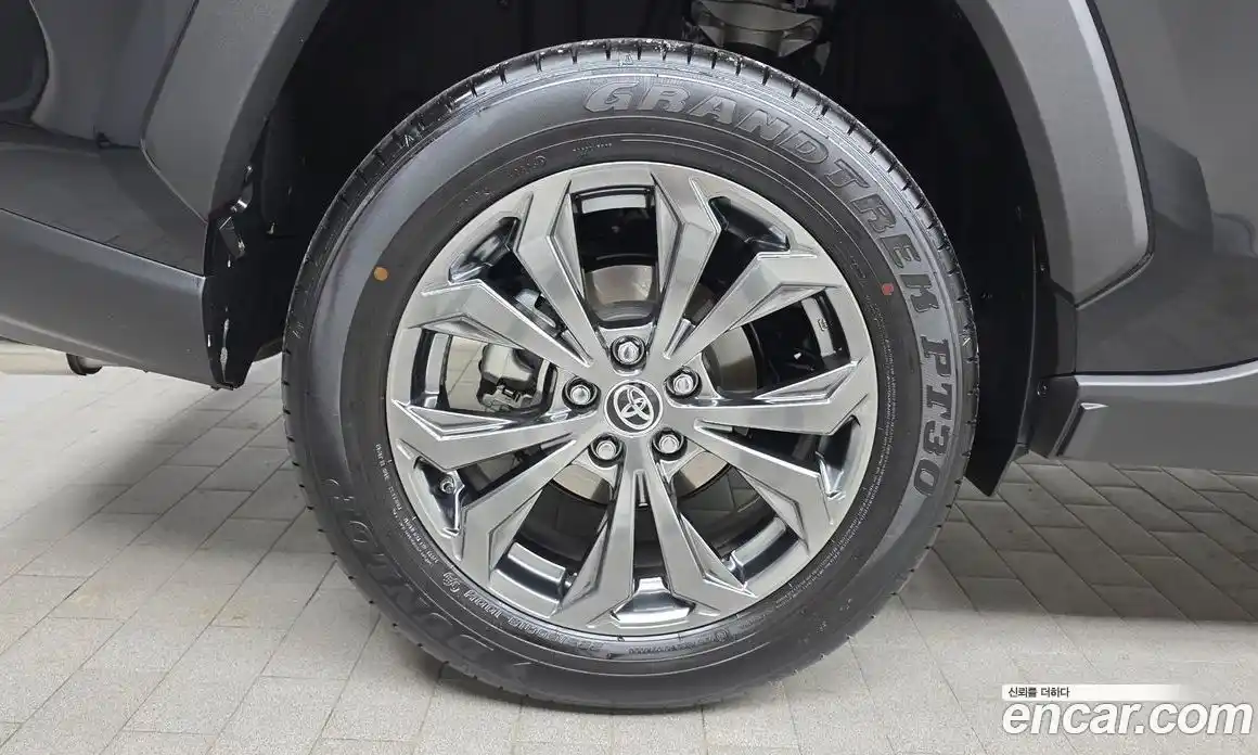 Toyota RAV4 2025 2.5 гидро, фото 5