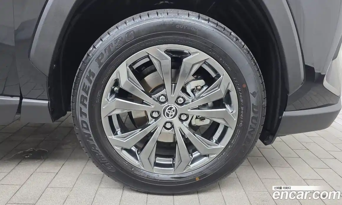 Toyota RAV4 2025 2.5 гидро, фото 7