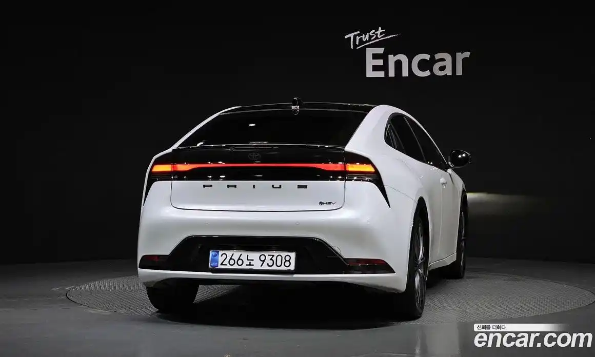 Toyota Prius 2025 2.0 гидро, фото 4