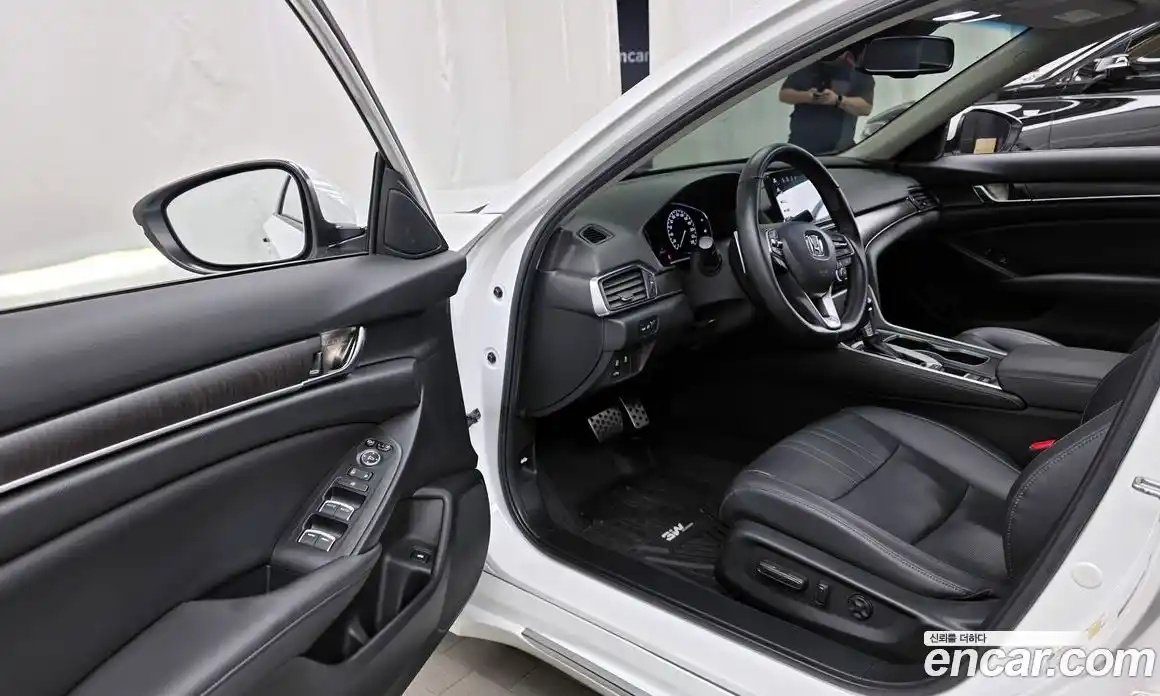 Honda Accord 2019 1.5 автомат (гидро), фото 13