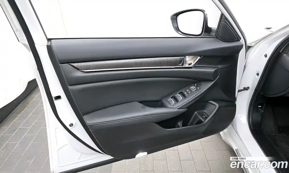 Honda Accord 2019 1.5 автомат (гидро), фото 14