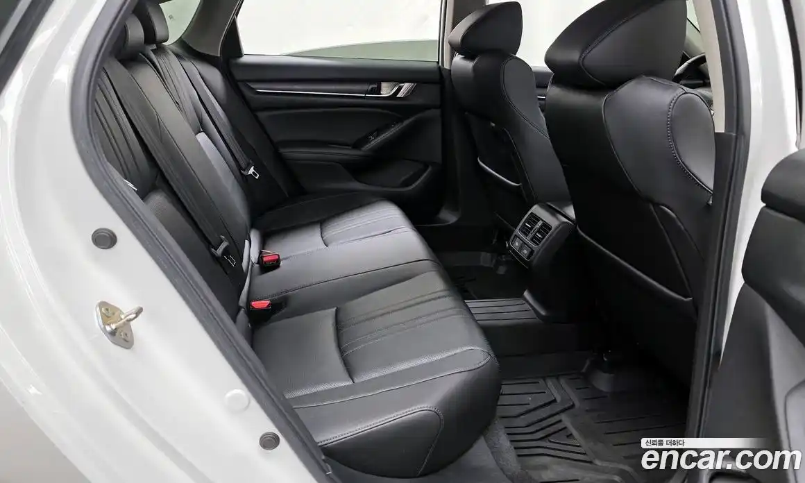 Honda Accord 2019 1.5 автомат (гидро), фото 18