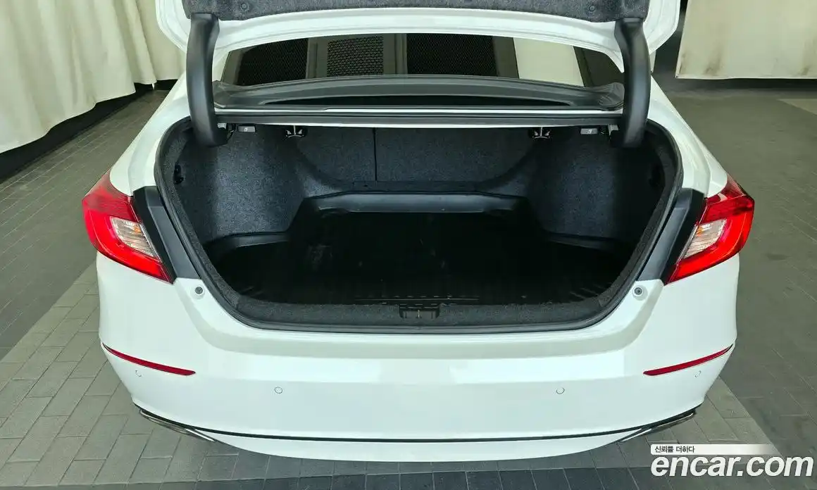 Honda Accord 2019 1.5 автомат (гидро), фото 26