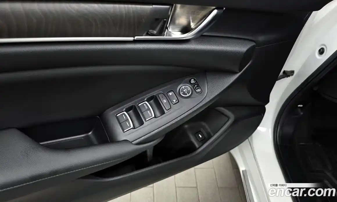 Honda Accord 2019 1.5 автомат (гидро), фото 28