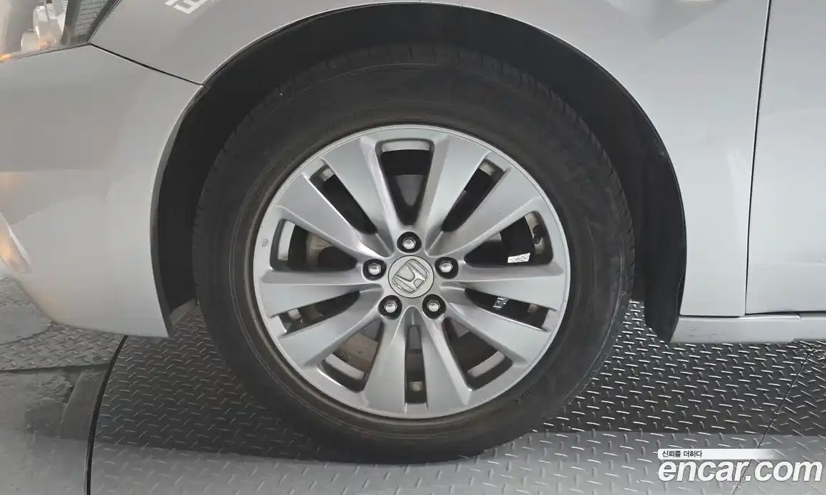 Honda Accord 2011 2.4 автомат (гидро), фото 5