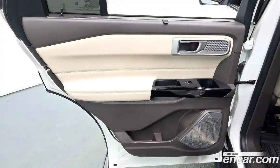 Ford Explorer 2022 3.0 автомат (гидро), фото 15