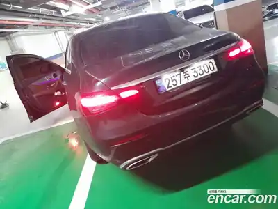 Mercedes-Benz E-Class 2021 2.0 автомат (гидро), миниатюра 4