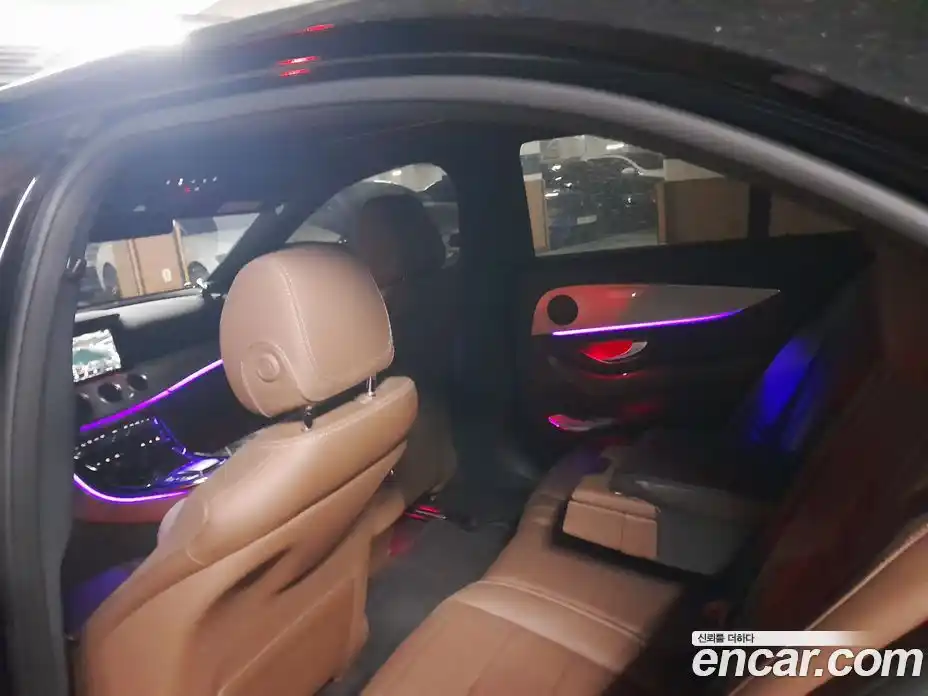 Mercedes-Benz E-Class 2021 2.0 автомат (гидро), фото 10
