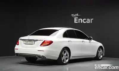 Mercedes-Benz E-Class 2016 2.0 автомат (гидро), миниатюра 2