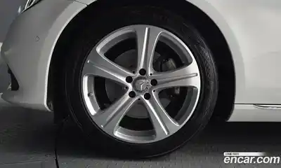 Mercedes-Benz E-Class 2016 2.0 автомат (гидро), миниатюра 5