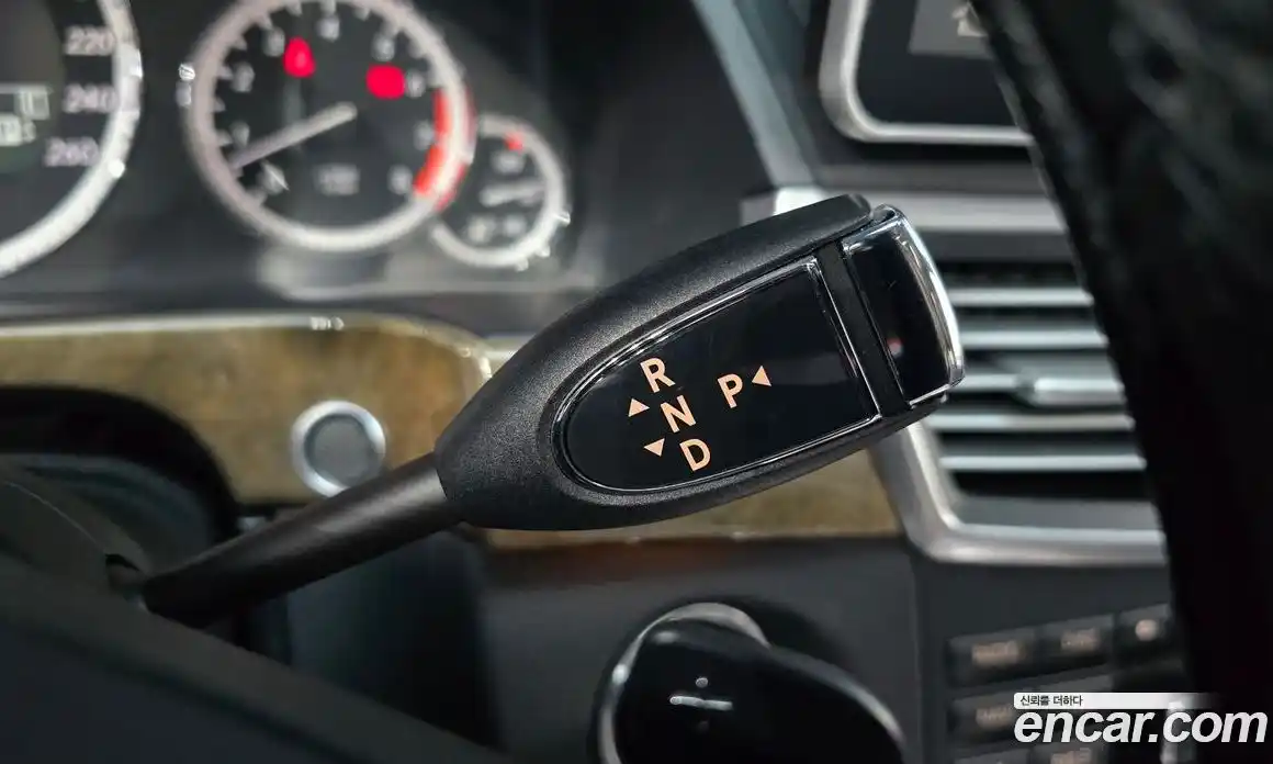 Mercedes-Benz E-Class 2011 3.5 автомат (гидро), фото 9